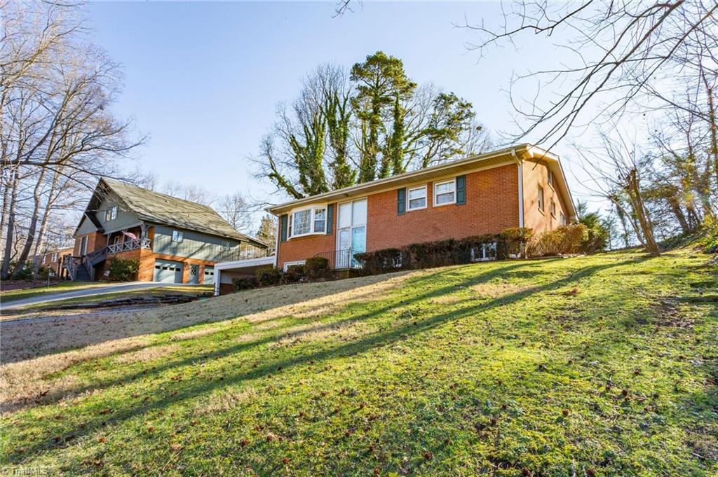 602 Aberdeen Road High Point, NC 27265 - Photo 3 of 28 Gallery Image 3