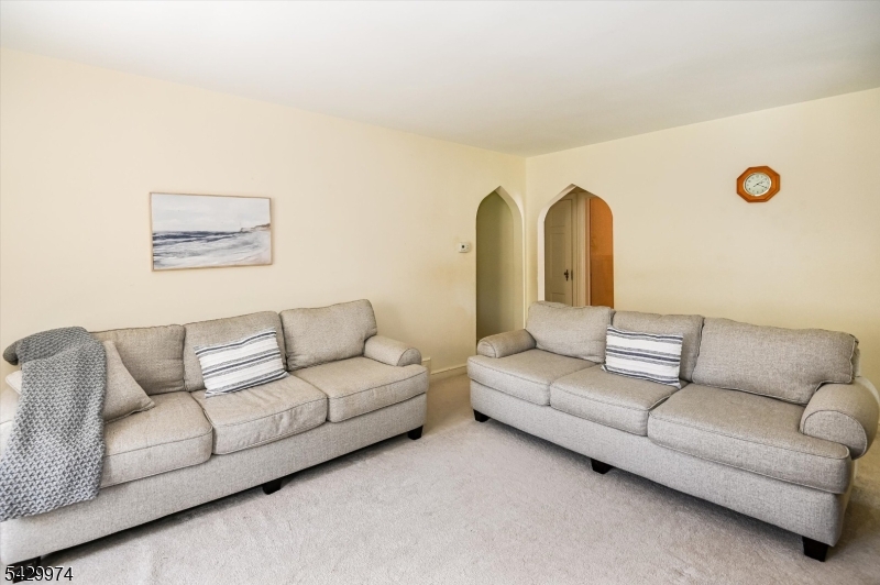 111 Jackson Avenue Wayne, NJ 07470 - Photo 6 of 27