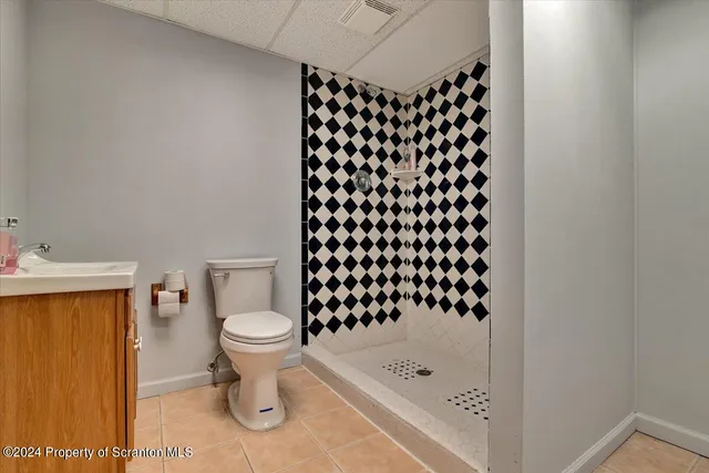 $1,395,000 | 434 Hemlock Road, Waymart, PA 18472