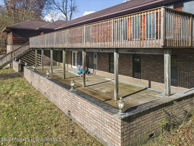 $1,395,000 | 434 Hemlock Road, Waymart, PA 18472