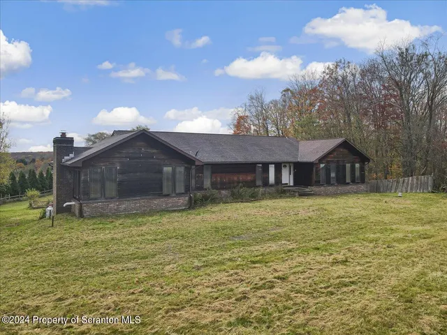 $1,395,000 | 434 Hemlock Road, Waymart, PA 18472