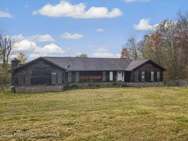 $1,395,000 | 434 Hemlock Road, Waymart, PA 18472
