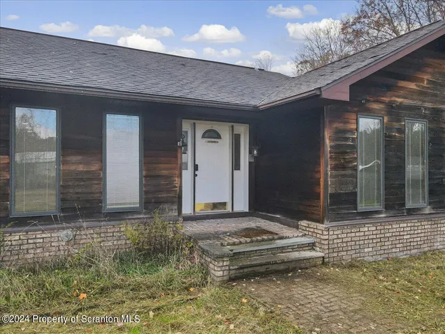 $1,395,000 | 434 Hemlock Road, Waymart, PA 18472