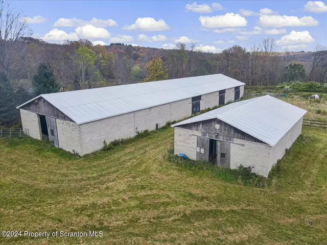 $1,395,000 | 434 Hemlock Road, Waymart, PA 18472