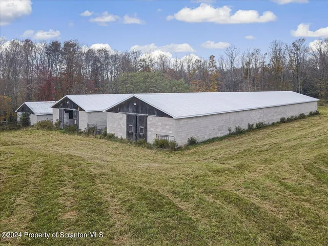 $1,395,000 | 434 Hemlock Road, Waymart, PA 18472