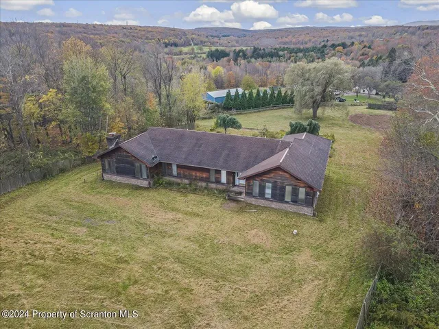 $1,395,000 | 434 Hemlock Road, Waymart, PA 18472