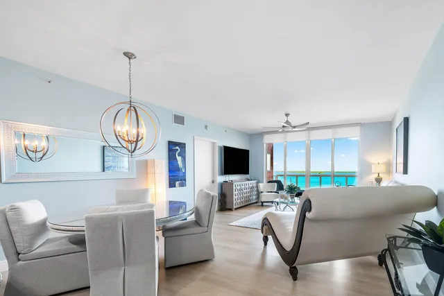 $4,200 | 2650 Lake Shore Drive, Unit 1202, Riviera Beach, FL 33404