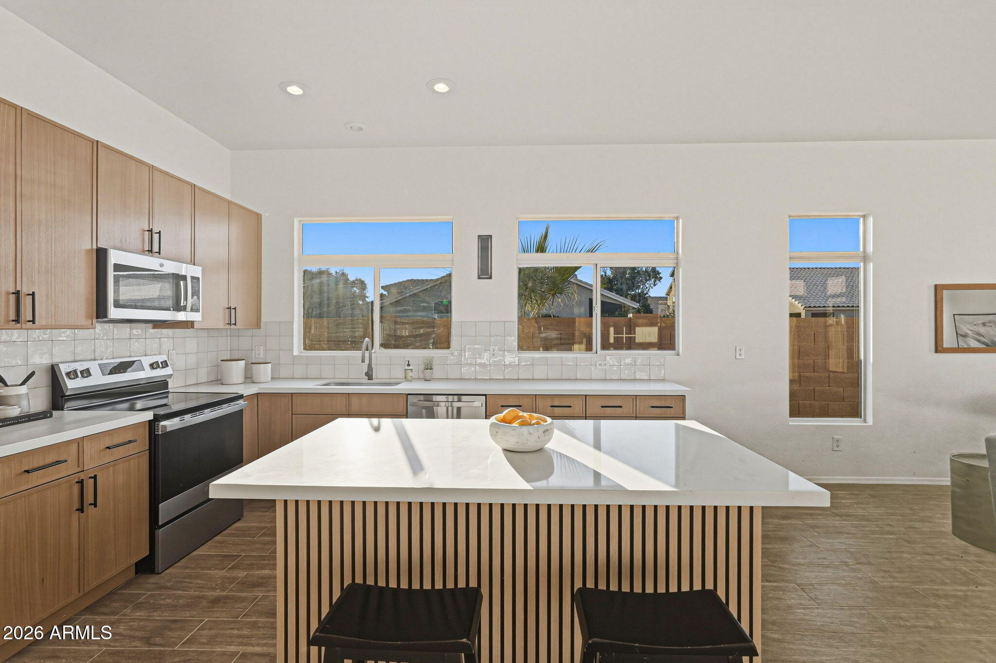 342 West El Freda Road Tempe, AZ 85284 - Photo 13 of 42 Kitchen