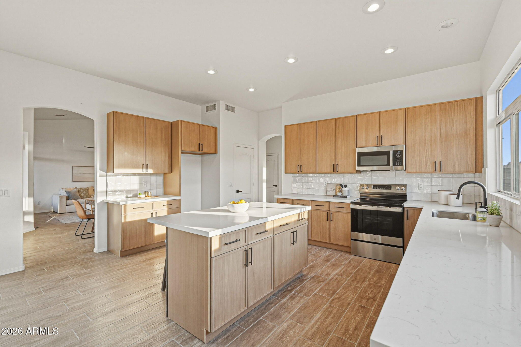 342 West El Freda Road Tempe, AZ 85284 - Photo 15 of 42 Kitchen