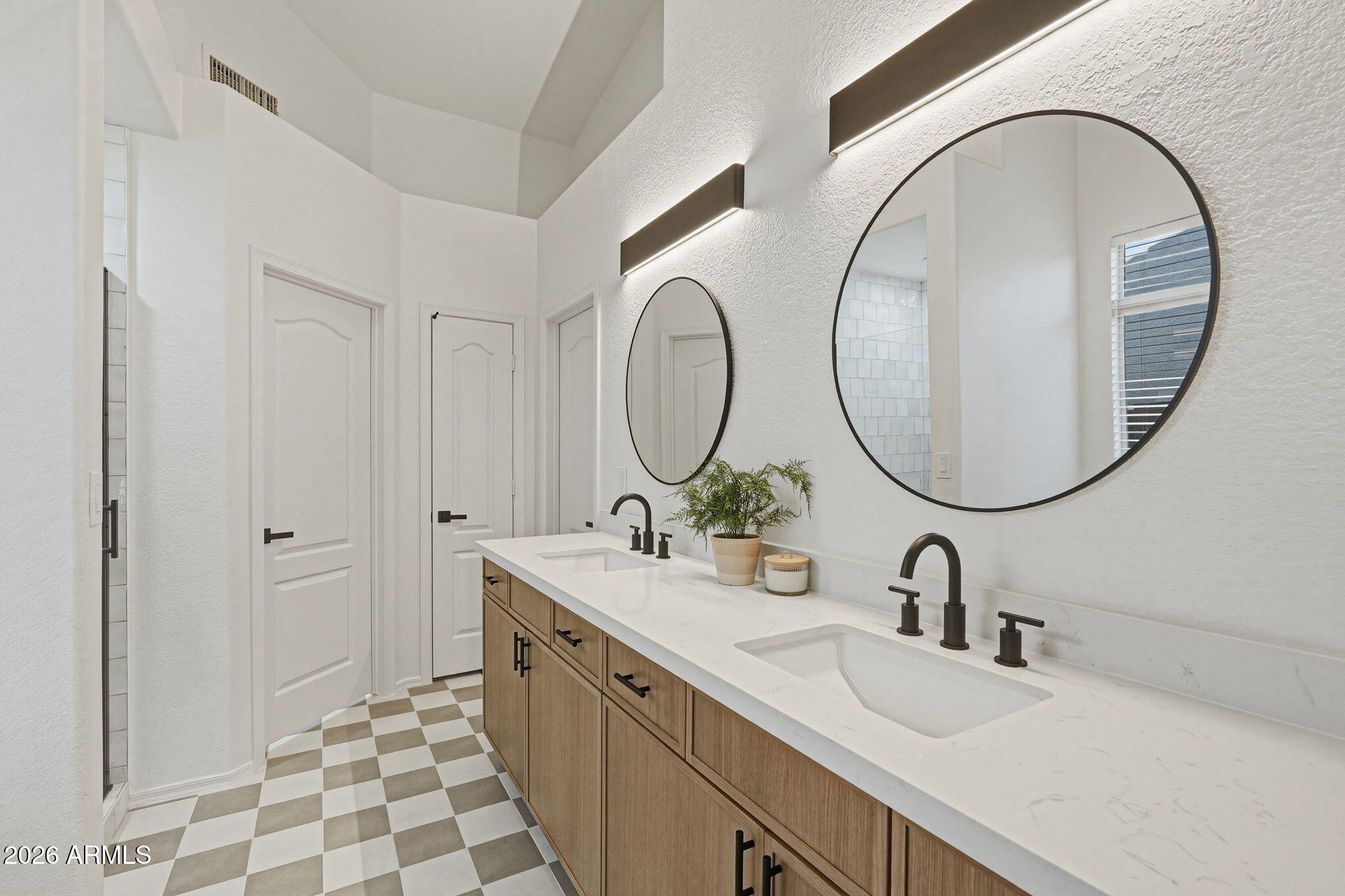 342 West El Freda Road Tempe, AZ 85284 - Photo 25 of 42 Primary EnSuite