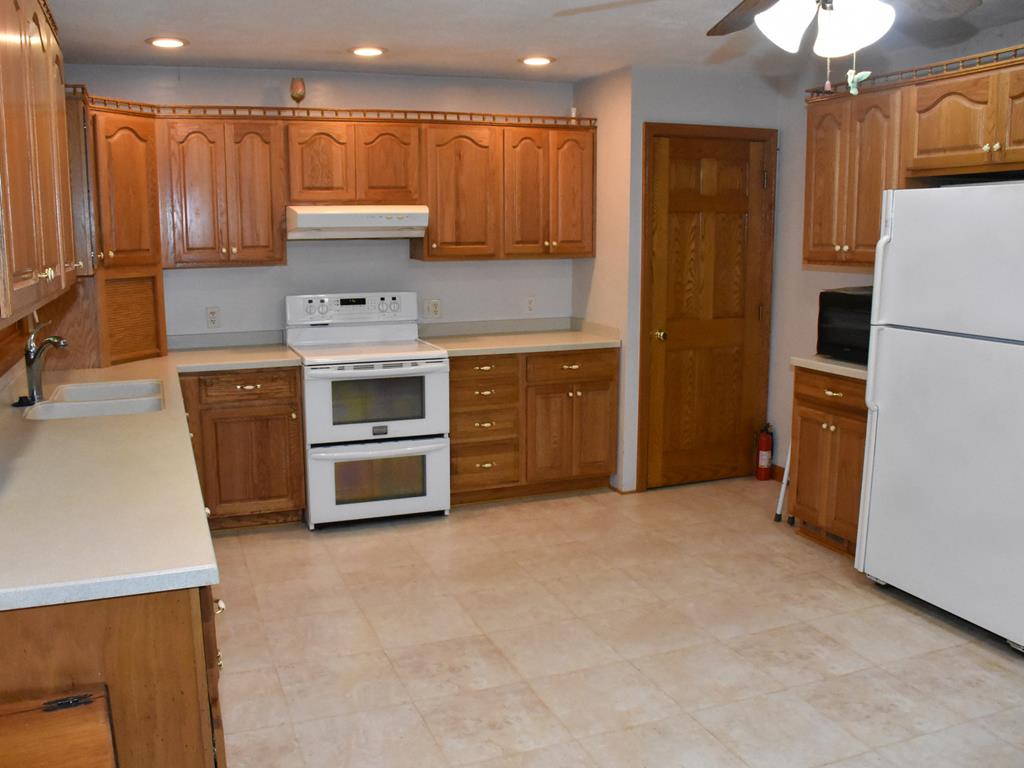 15897 Thompson Road Conneautville, PA 16406 - Photo 16 of 41