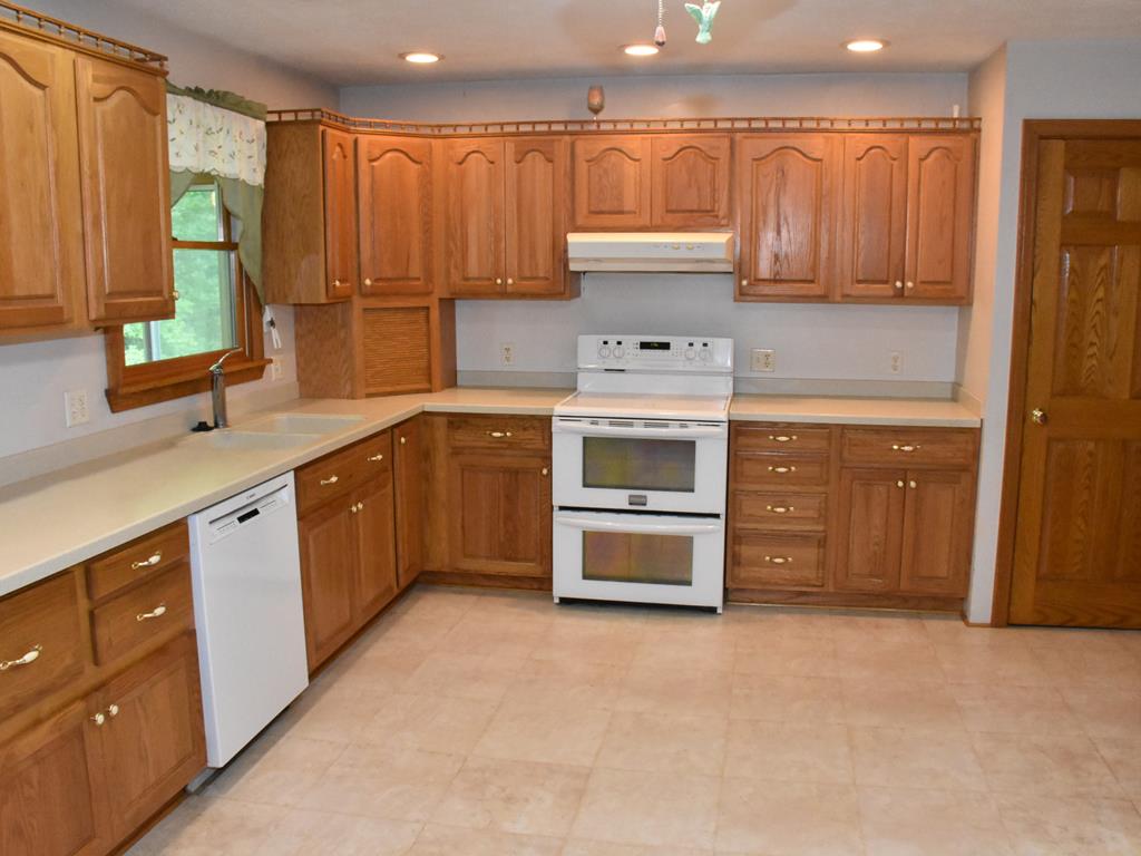 15897 Thompson Road Conneautville, PA 16406 - Photo 17 of 41