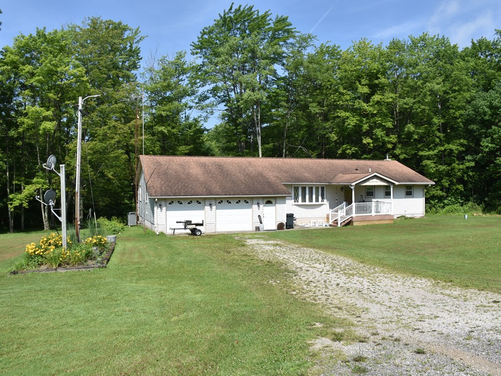 15897 Thompson Road Conneautville, PA 16406 - Photo 3 of 41