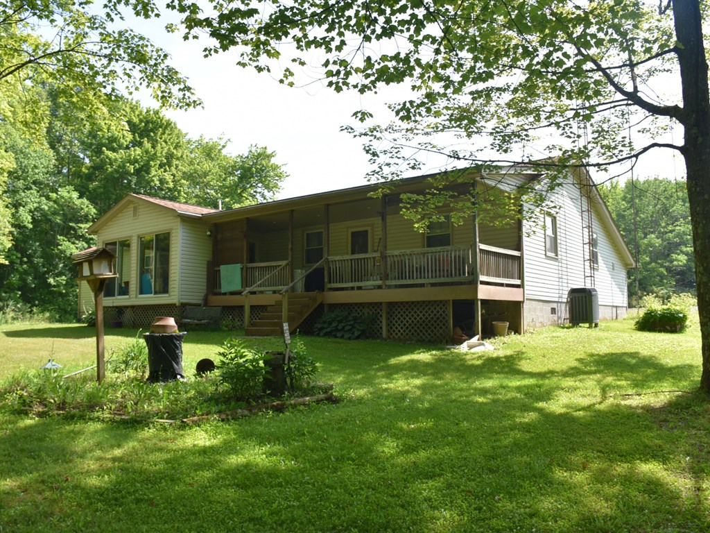 15897 Thompson Road Conneautville, PA 16406 - Photo 9 of 41