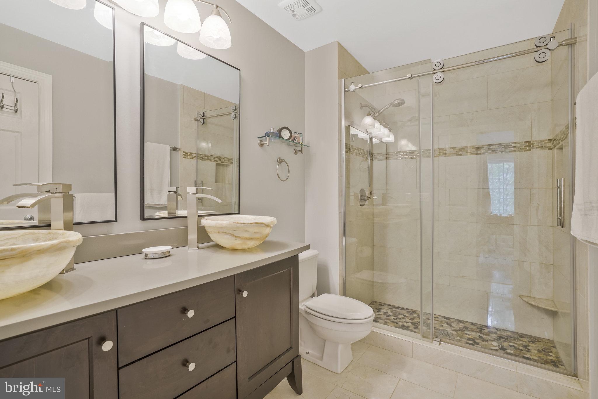 3639 Ransom Place Alexandria, VA 22306 - Photo 33 of 71 Custom bathroom