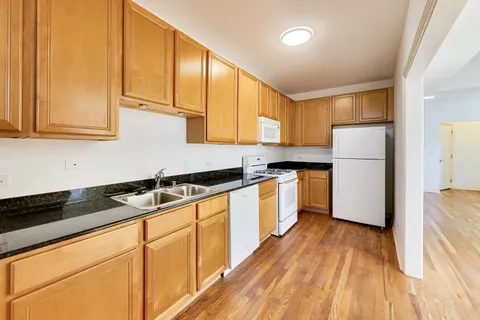 $199,000 | 5115 North Kenmore Avenue, Unit 3S, Chicago, IL 60640
