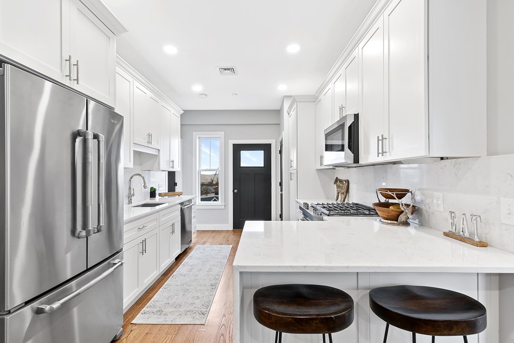 66 Falcon Street, Unit 4 Boston, MA 02128 - Photo 3 of 10