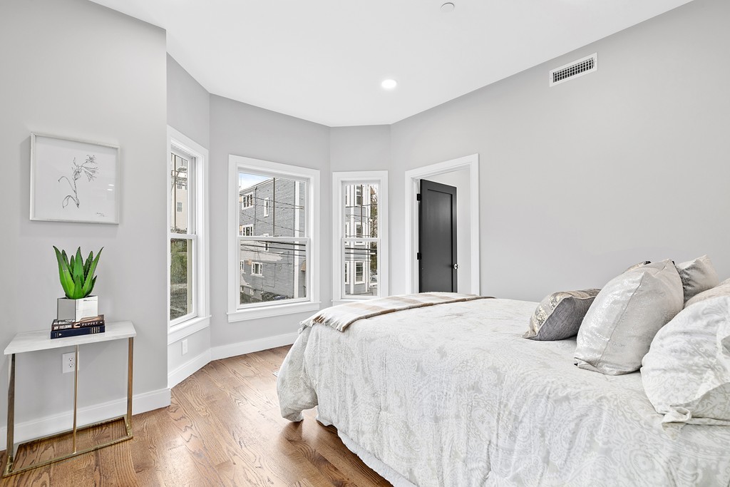 66 Falcon Street, Unit 4 Boston, MA 02128 - Photo 5 of 10