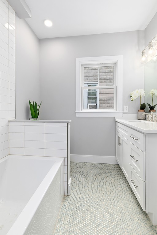 66 Falcon Street, Unit 4 Boston, MA 02128 - Photo 8 of 10