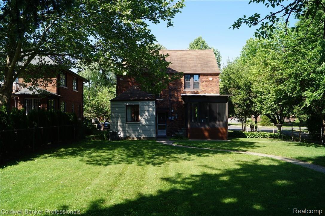 1388 Yorkshire Road Grosse Pointe, MI 48230 - Photo 39 of 43 DSC04707.JPG
