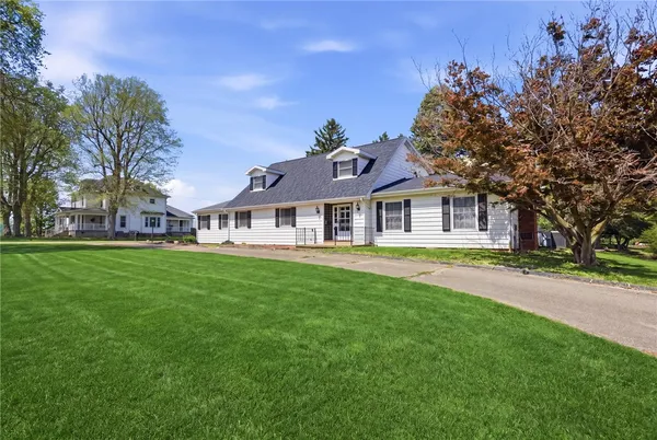 $217,000 | 115 West Lincoln Street, Oakland, IL 61943