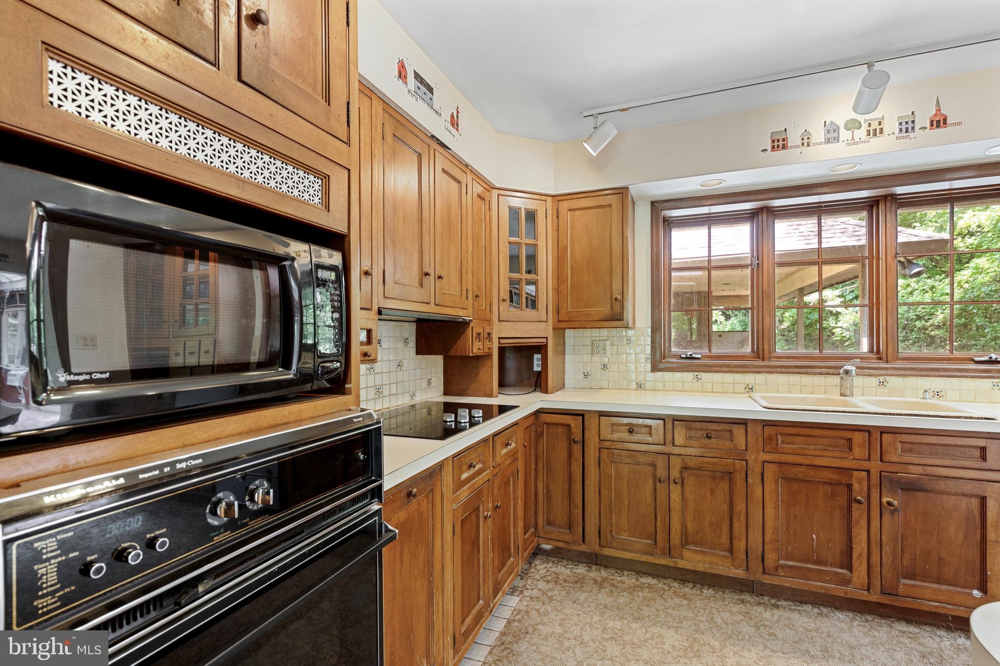 1236 Eagle Road New Hope, PA 18938 - Photo 16 of 40 Kitchen