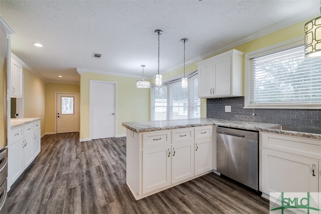 226 George Road Bloomingdale, GA 31302 - Photo 14 of 46 Kitchen