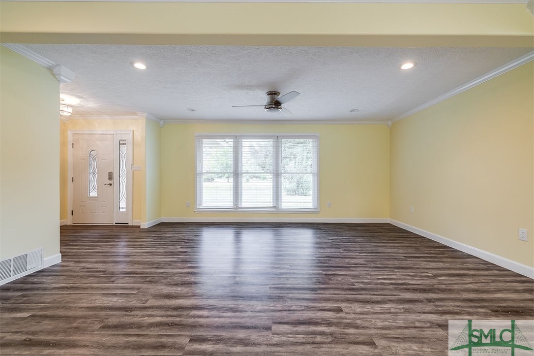 226 George Road Bloomingdale, GA 31302 - Photo 5 of 46 Dining/Living room