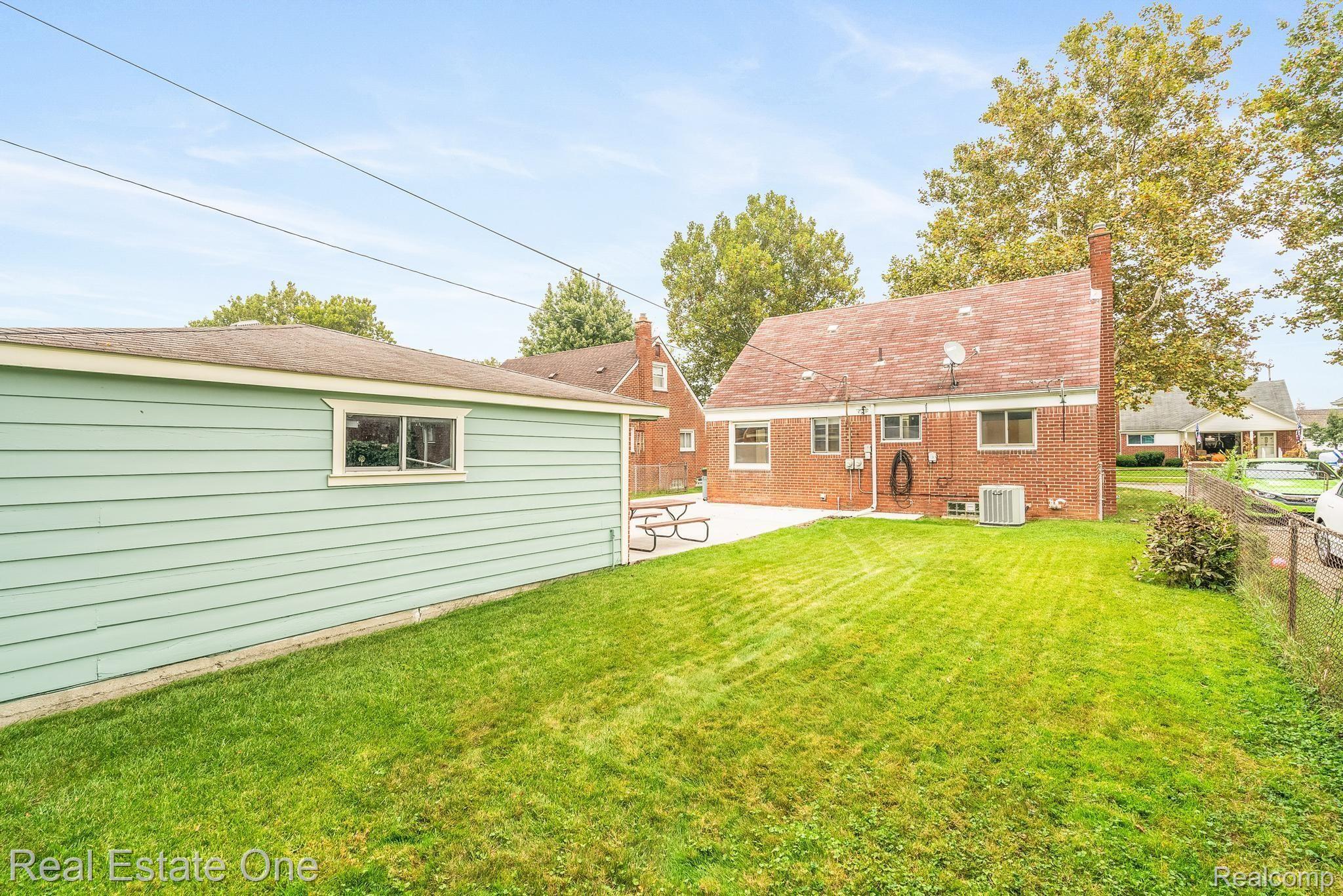 7606 Harding Street Taylor, MI 48180 - Photo 6 of 30 7606 Harding StTaylor, MI 48180-4309.jpg