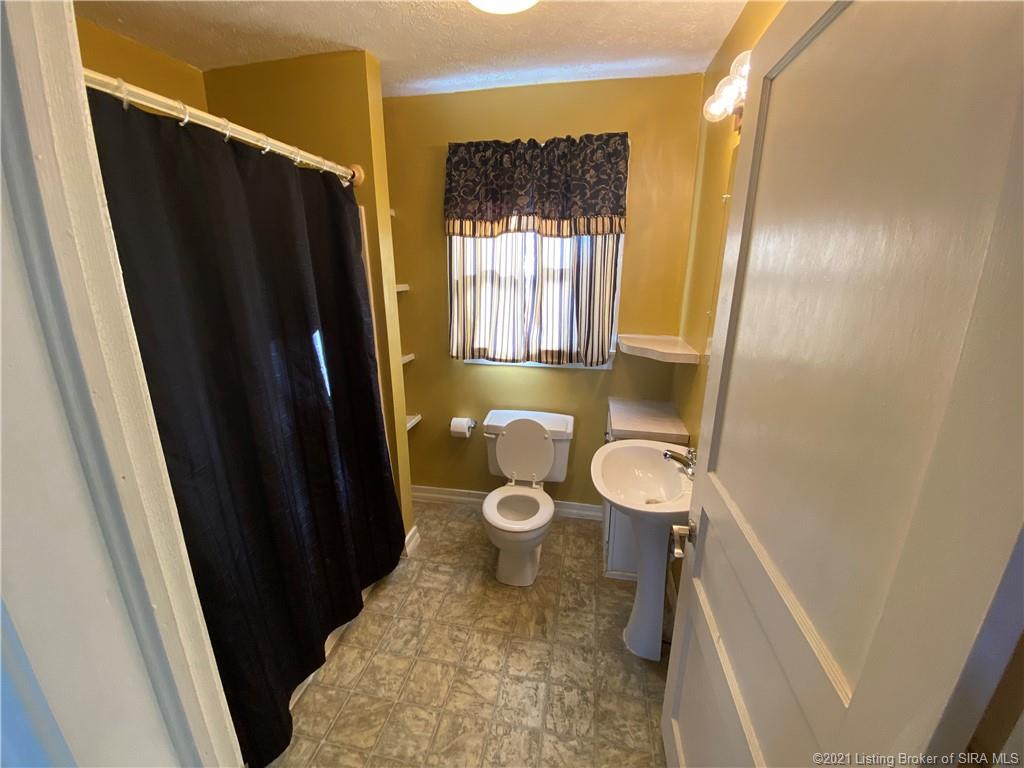 2015 West Moonglo Road Scottsburg, IN 47170 - Photo 12 of 19 Gallery Image 12
