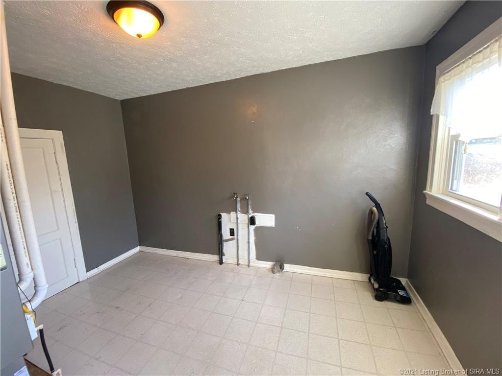 2015 West Moonglo Road Scottsburg, IN 47170 - Photo 18 of 19 Gallery Image 18