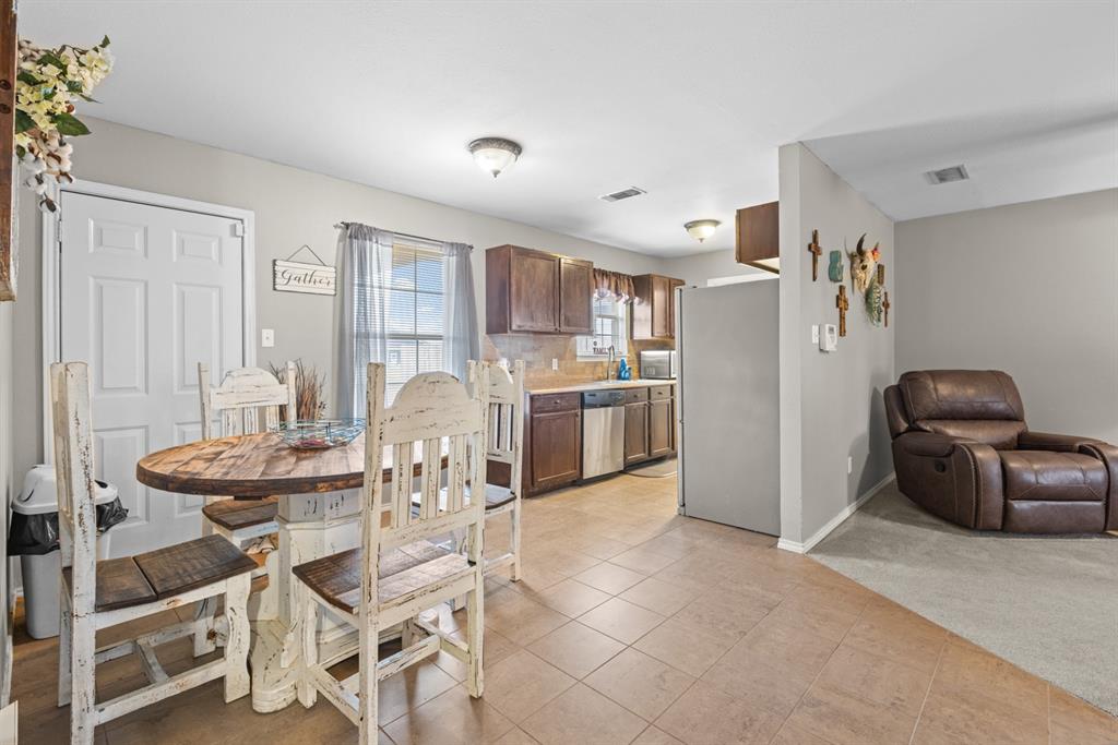 702 Aldridge Street Commerce, TX 75428 - Photo 5 of 18