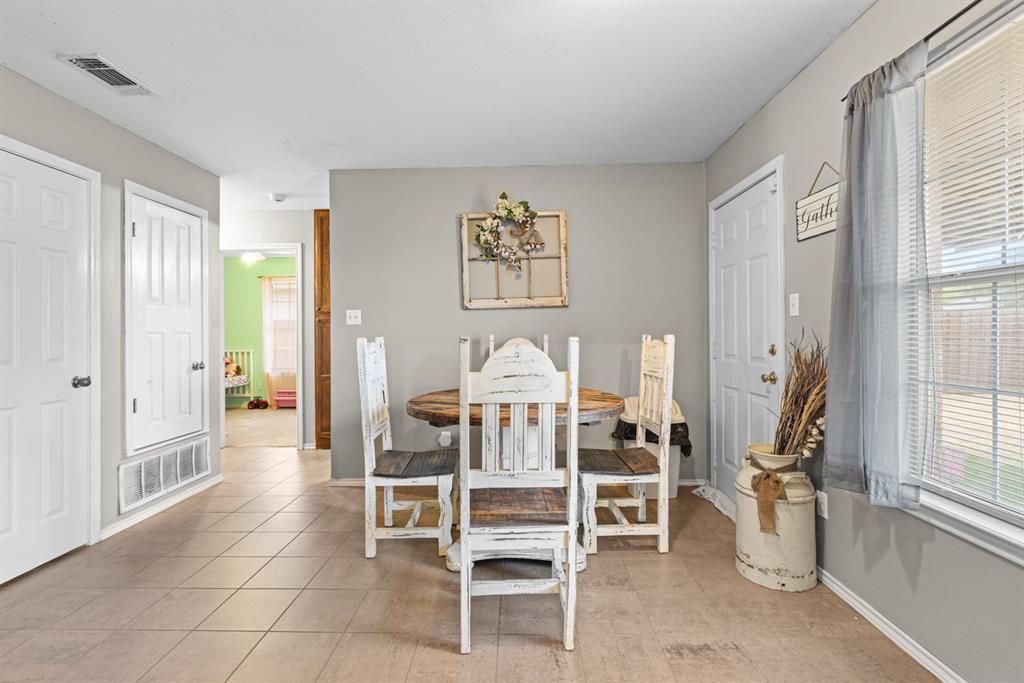 702 Aldridge Street Commerce, TX 75428 - Photo 6 of 18