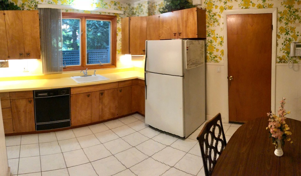 8 Thurston Road Watertown, MA 02472 - Photo 5 of 25 Gallery Image 5