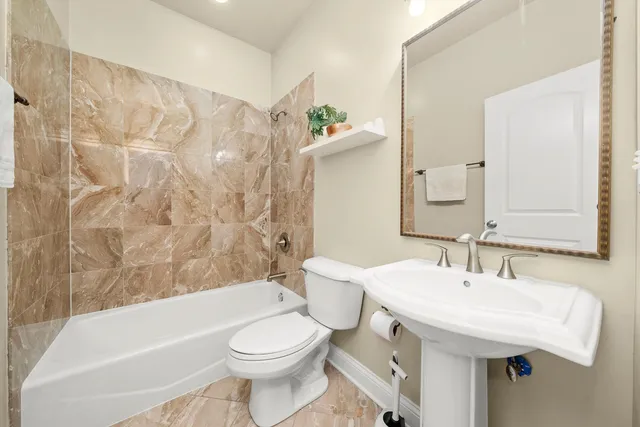 $849,000 | 1116 West Hubbard Street, Unit 1E, Chicago, IL 60642