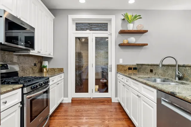 $849,000 | 1116 West Hubbard Street, Unit 1E, Chicago, IL 60642