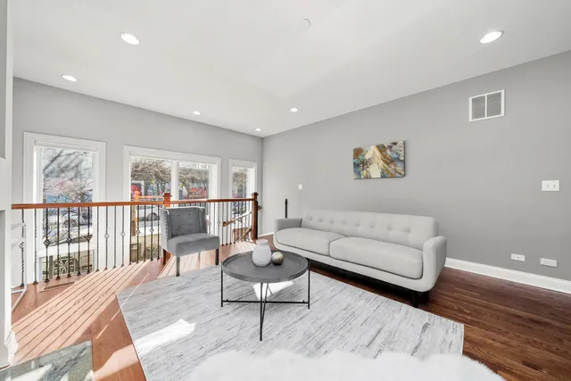 $849,000 | 1116 West Hubbard Street, Unit 1E, Chicago, IL 60642