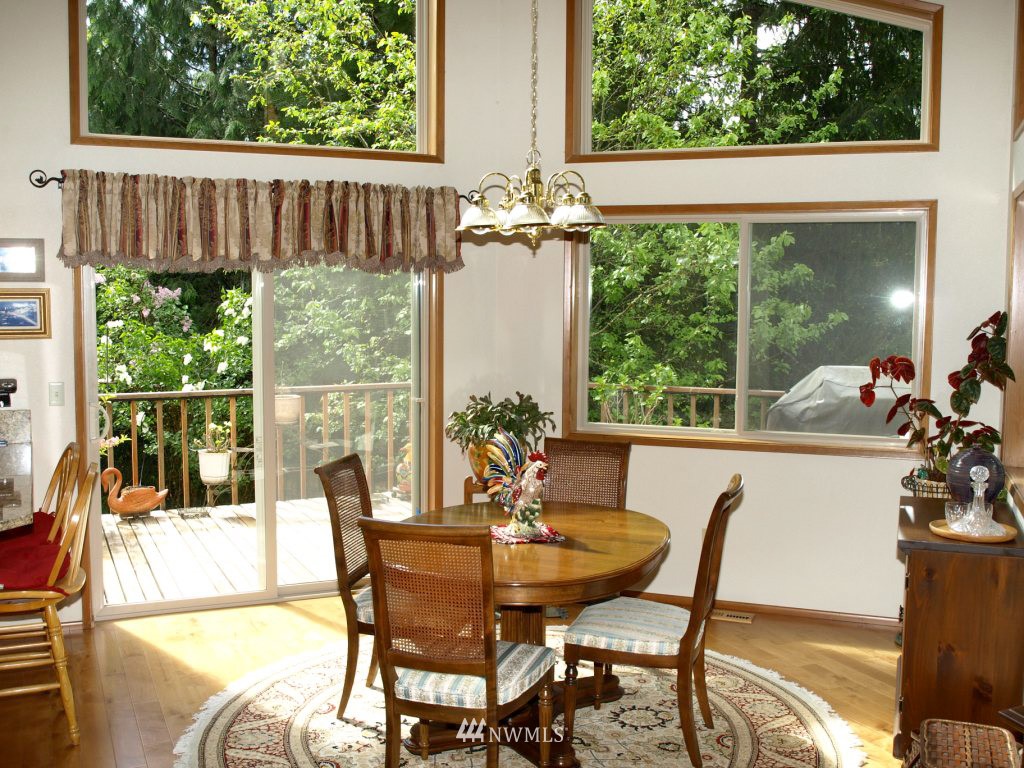 7032 Foothill Loop Southwest Olympia, WA 98512 - Photo 7 of 25 Gallery Image 7