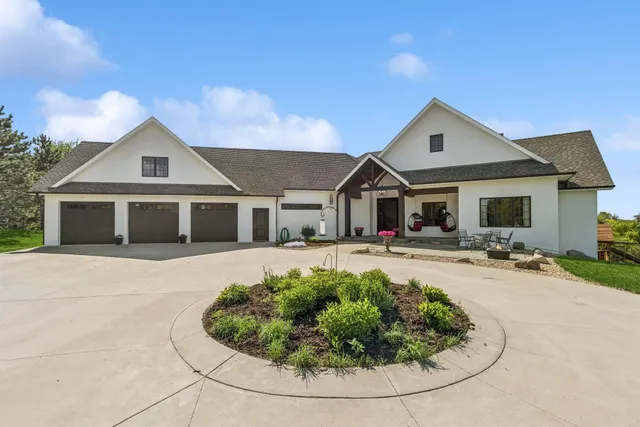 $1,150,000 | 2169 Ibson Avenue Southeast, Buffalo, MN 55313