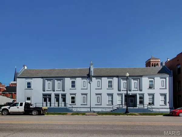 $260,000 | 504 Broadway, Hannibal, MO 63401