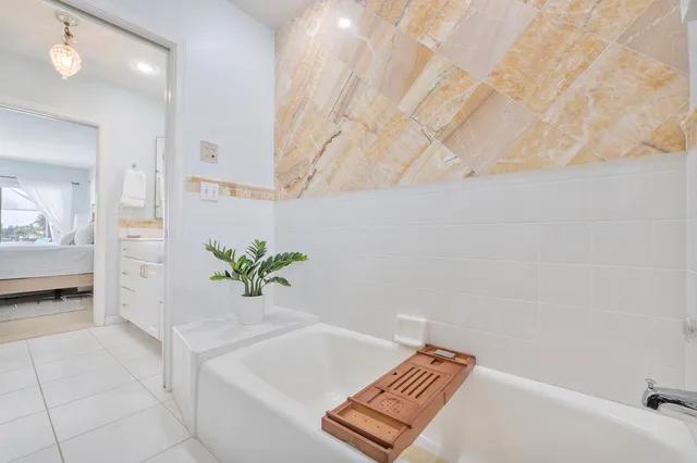 $8,500 | 772 Apple Tree Lane, Boca Raton, FL 33486