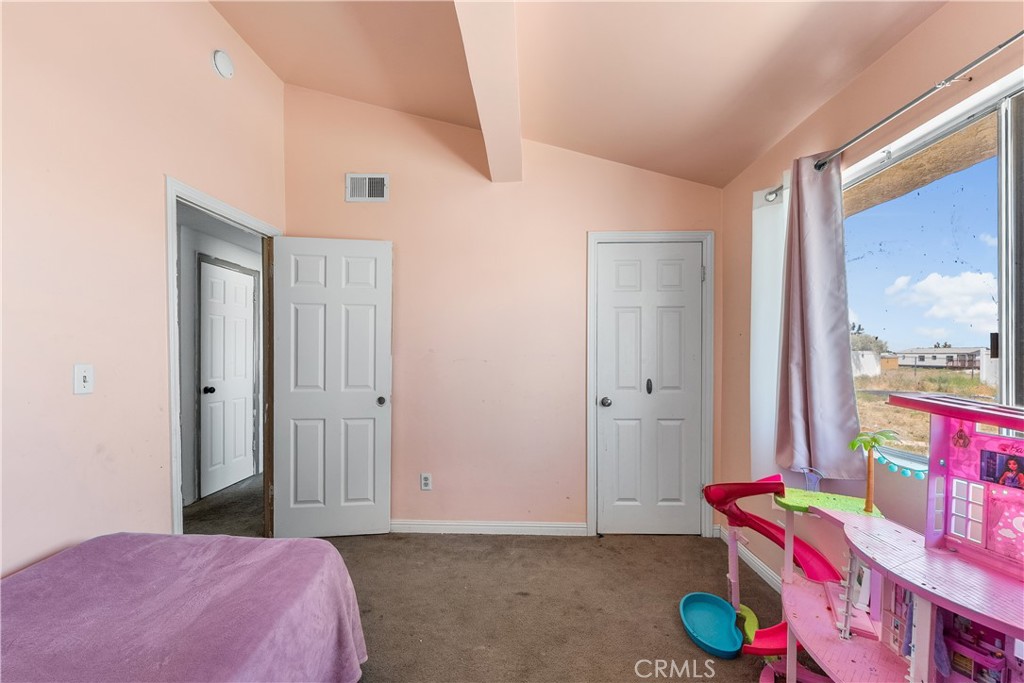 3104 Sacramento Road Phelan, CA 92371 - Photo 19 of 42