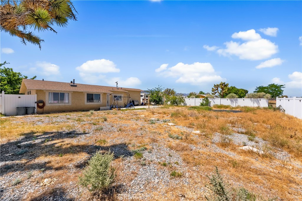 3104 Sacramento Road Phelan, CA 92371 - Photo 32 of 42