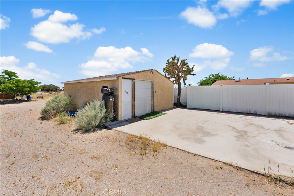 3104 Sacramento Road Phelan, CA 92371 - Photo 33 of 42