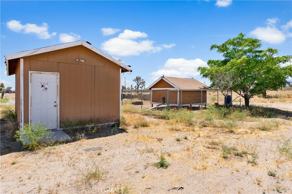 3104 Sacramento Road Phelan, CA 92371 - Photo 35 of 42