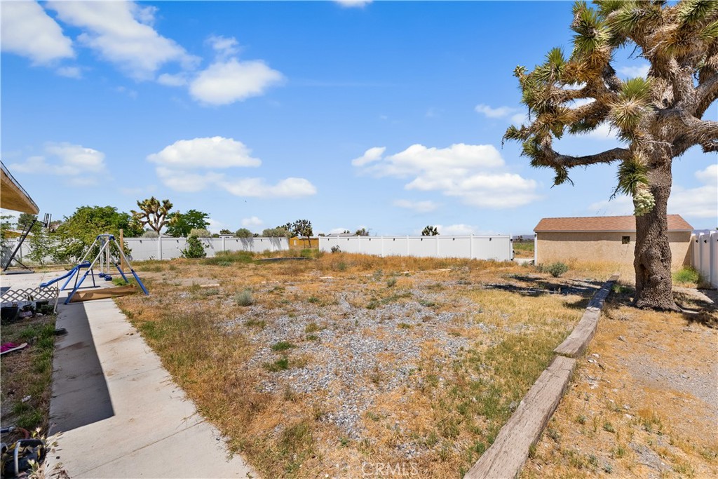 3104 Sacramento Road Phelan, CA 92371 - Photo 36 of 42