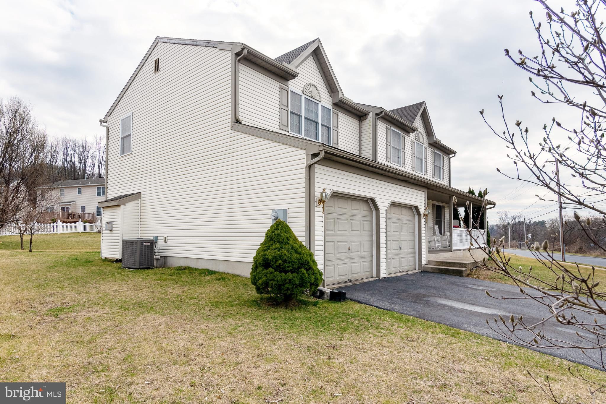 319 Crystal Rock Road Temple, PA 19560 - Photo 4 of 32