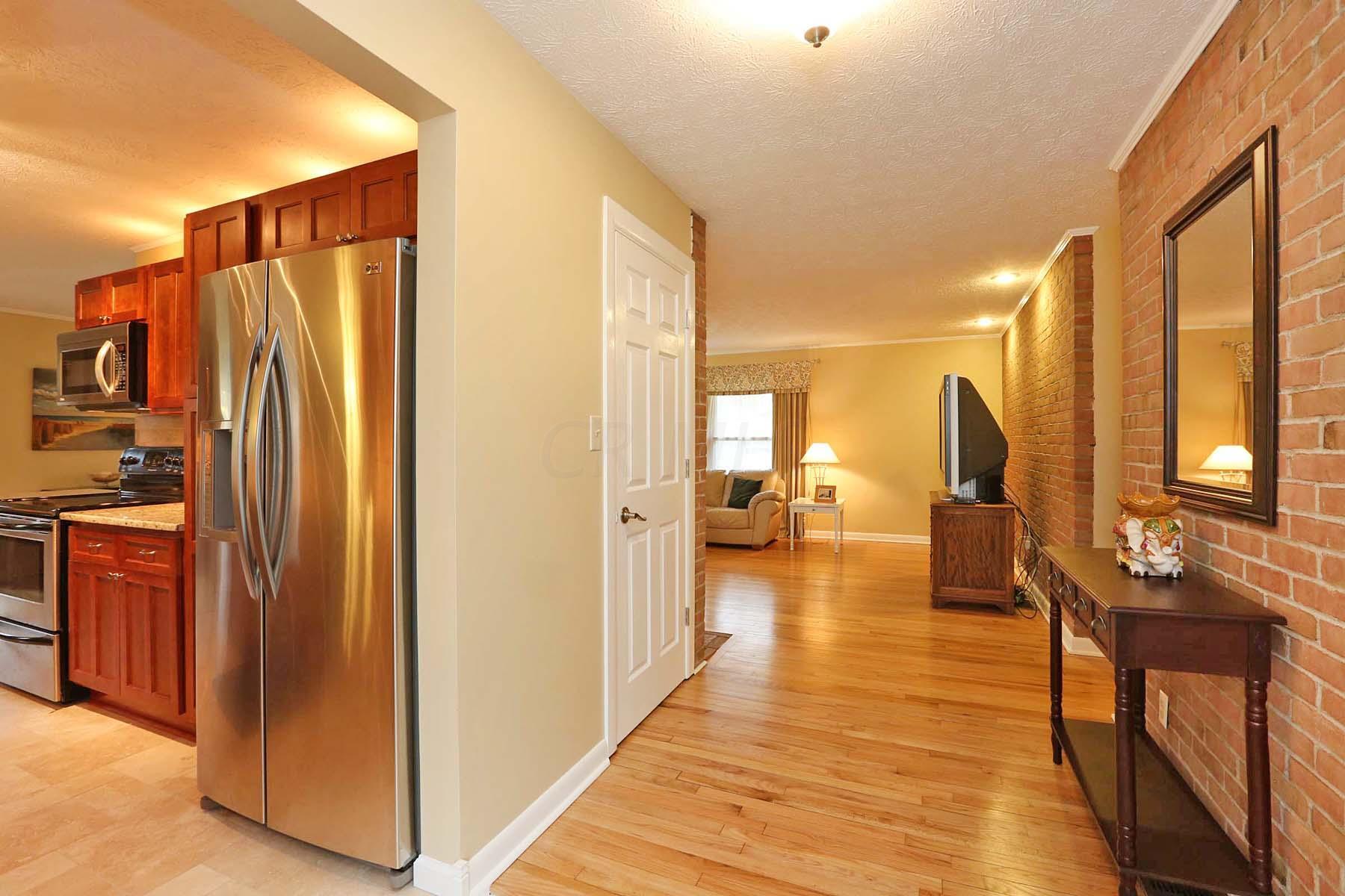 6660 Merwin Road Columbus, OH 43235 - Photo 3 of 25 Gallery Image 3
