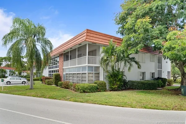 $2,000 | 2600 Southeast Ocean Boulevard, Unit FF14, Stuart, FL 34996