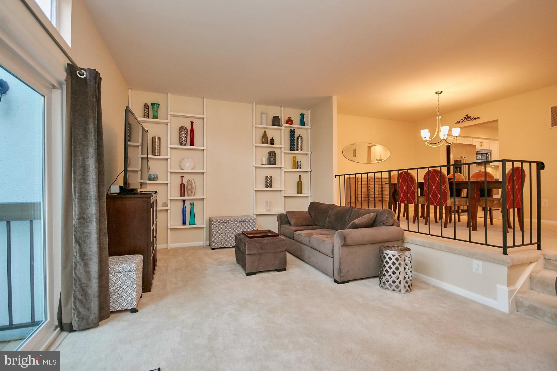 2357 Millennium Lane Reston, VA 20191 - Photo 3 of 25 Living Room